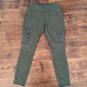 Athleta Headlands Hybrid Cargo pants